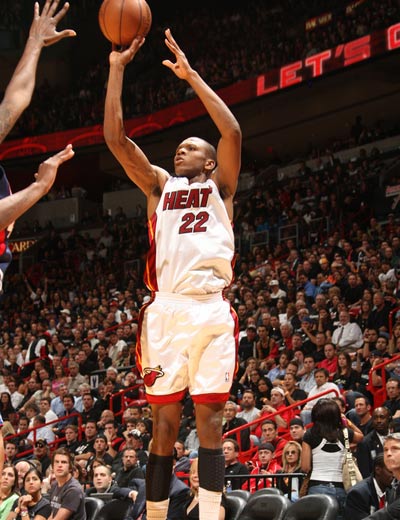 通过与更多 通过与更多