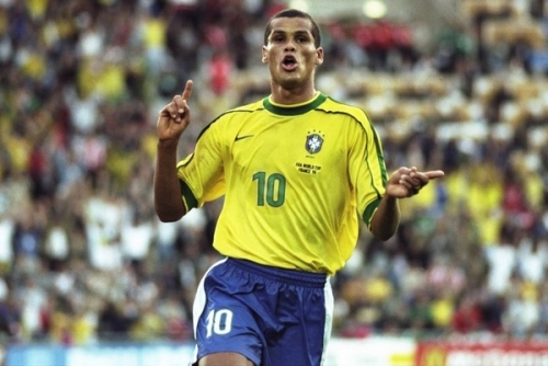 在足球界 在足球界